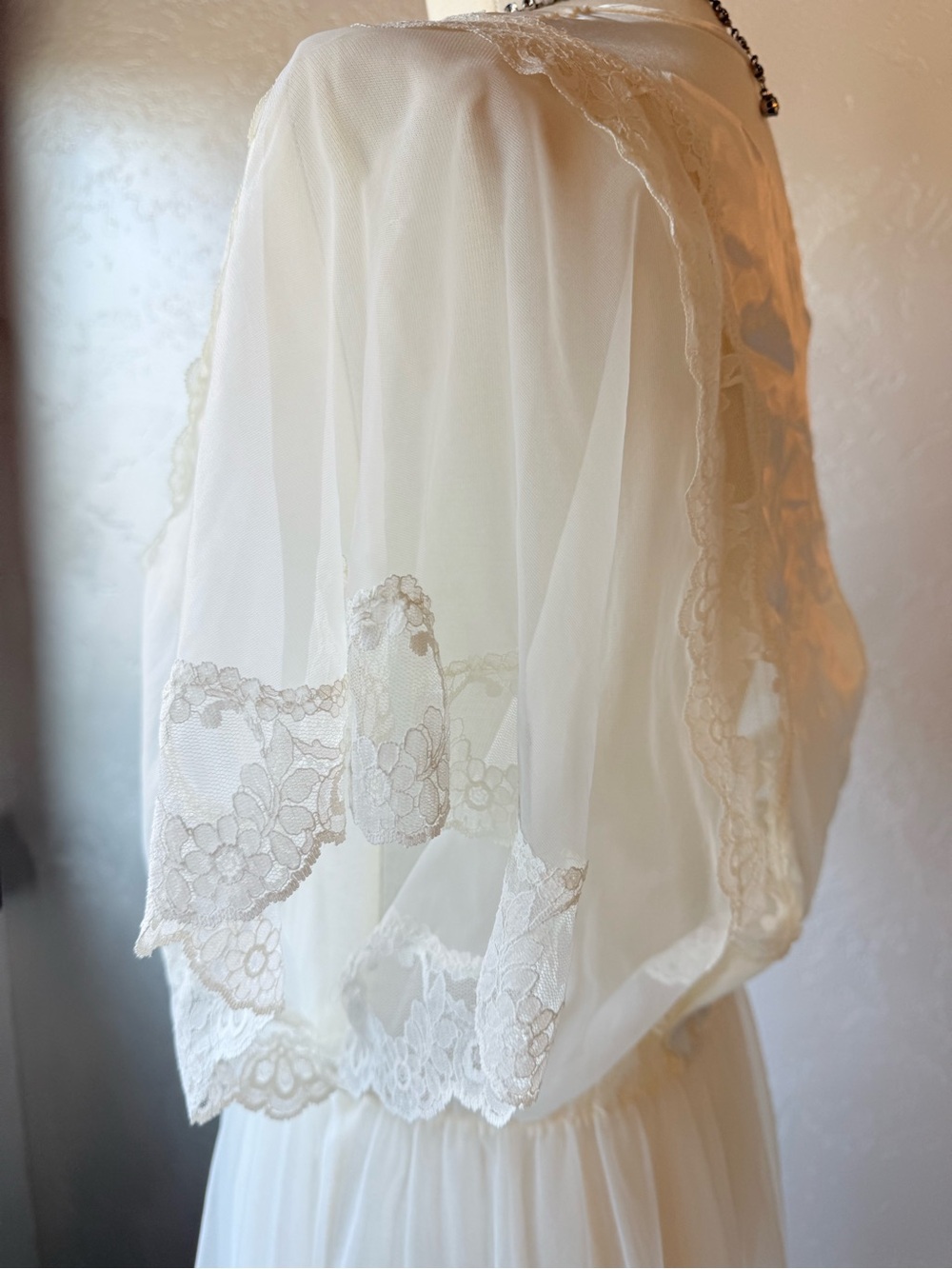 Vintage Val Mode Cream Chiffon Peignoir Made in USA Romantic Lace Maxi Robe - Picture 5 of 11
